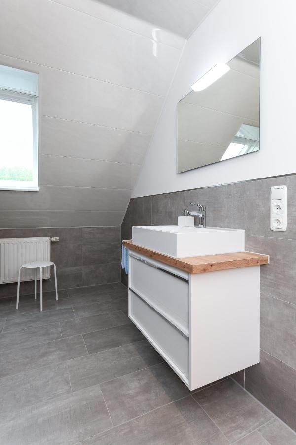 Ferienwohnungen Im Haus Flinthoern Neuharlingersiel Exteriör bild