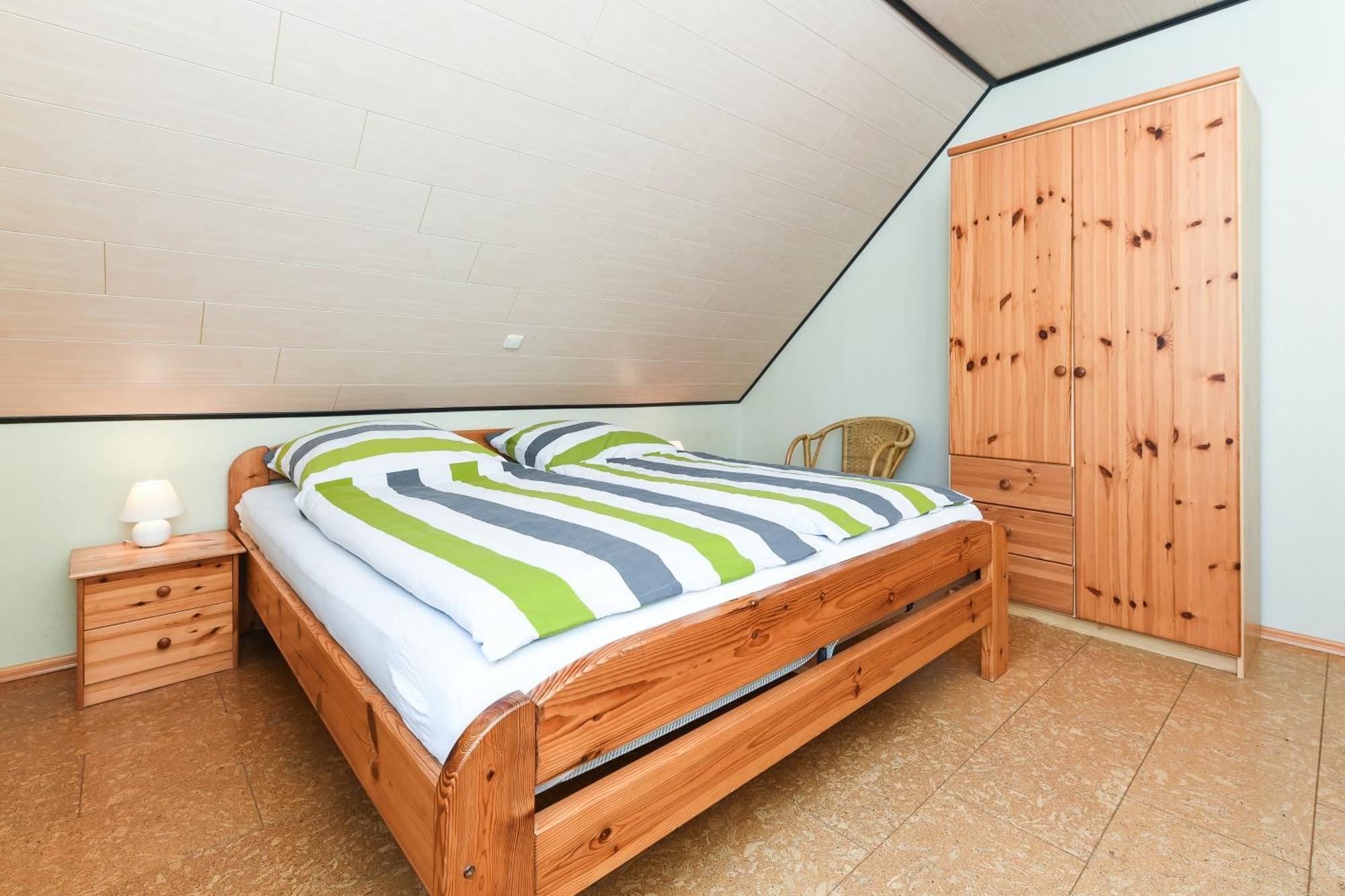 Ferienwohnungen Im Haus Flinthoern Neuharlingersiel Exteriör bild